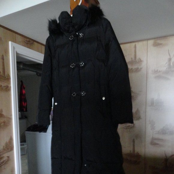Jackets & Blazers - Long Winter Parka with fur trim NWOT